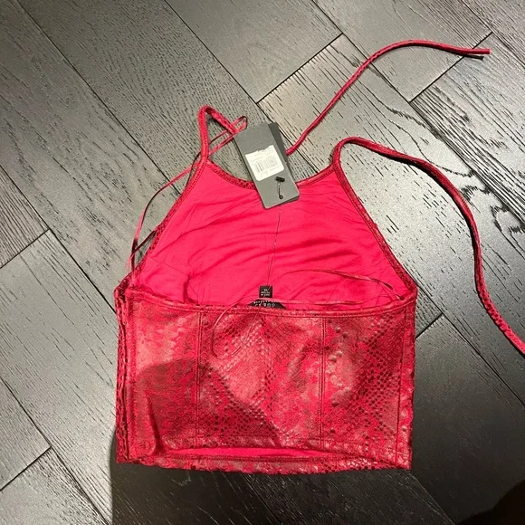 Red halter - Picture 2 of 4